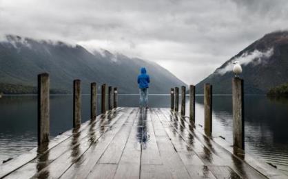 就算这个世界被大雨颠倒